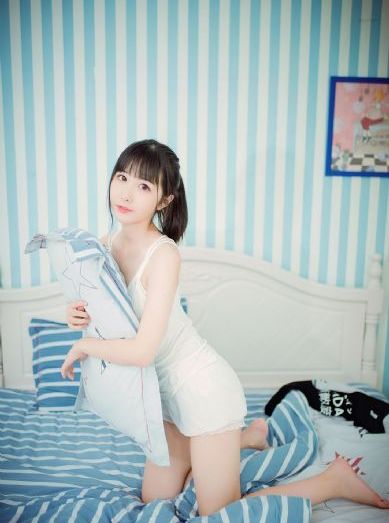 三人弄娇妻高潮3p