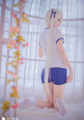 日本人强开乳罩摸双乳吃奶