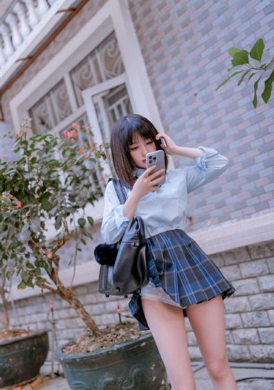 我们在黑暗中相拥
